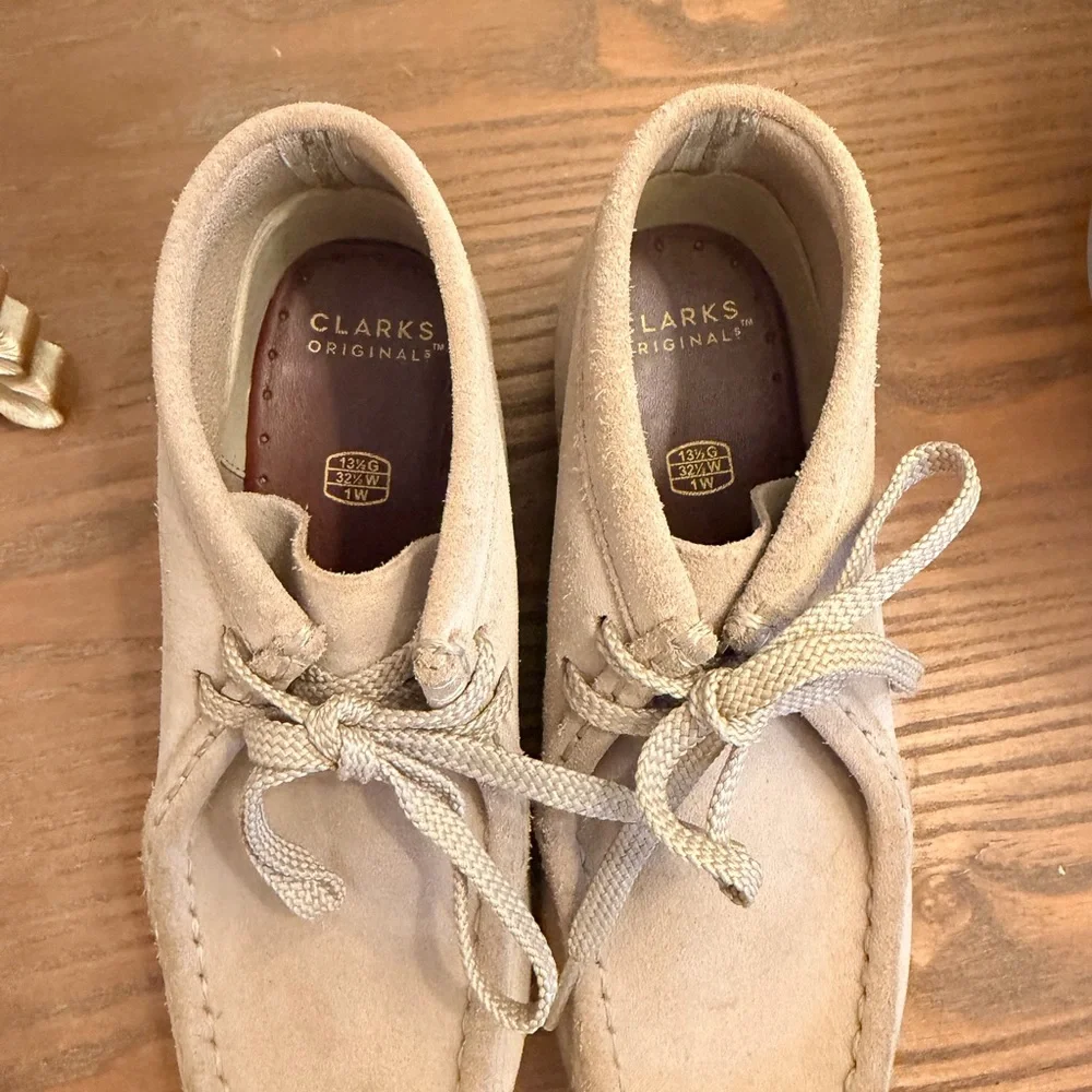 Clarks stylish tan